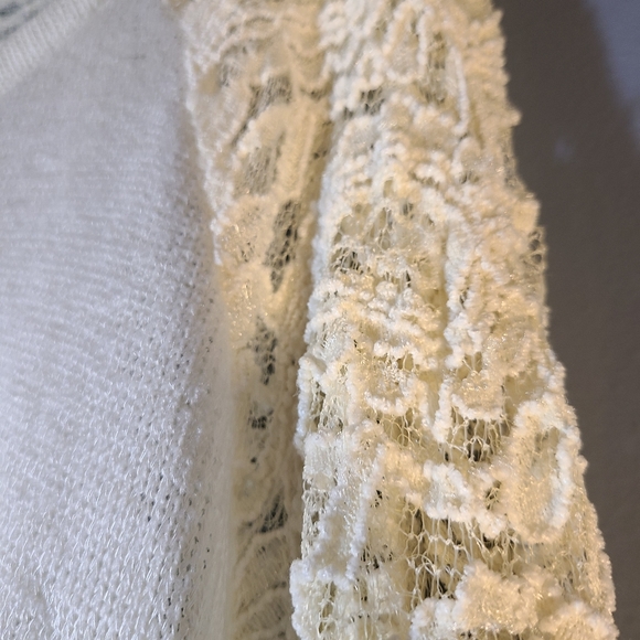 Vanity ivory long sleeve blouse with lacey sleeves - Picture 2 of 6